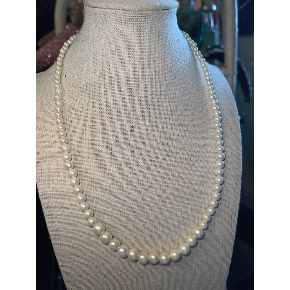 Pearl Necklace and Stretch Bracelet Sets -- 18"